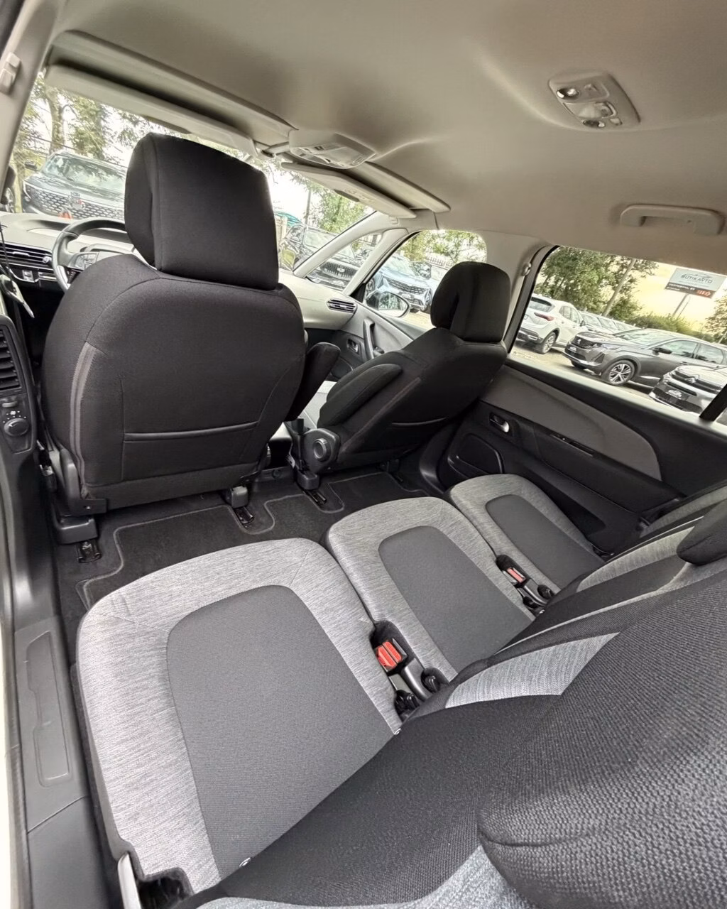 Citroen C4 Grand Spacetourer фото 11