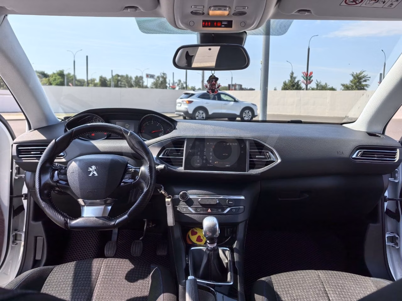 Peugeot 308 фото 6