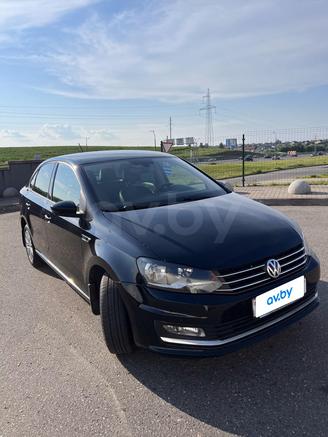 Volkswagen Polo Sedan фото 3