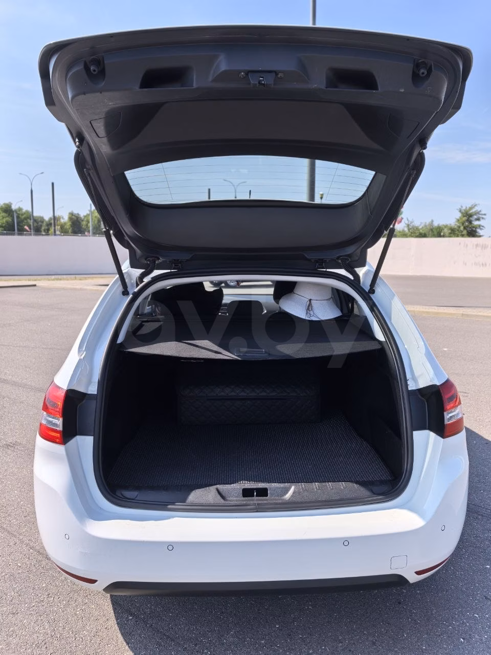 Peugeot 308 фото 5