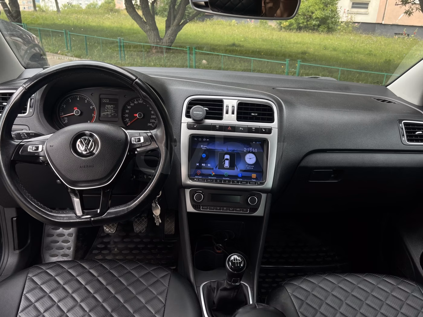 Volkswagen Polo Sedan фото 18