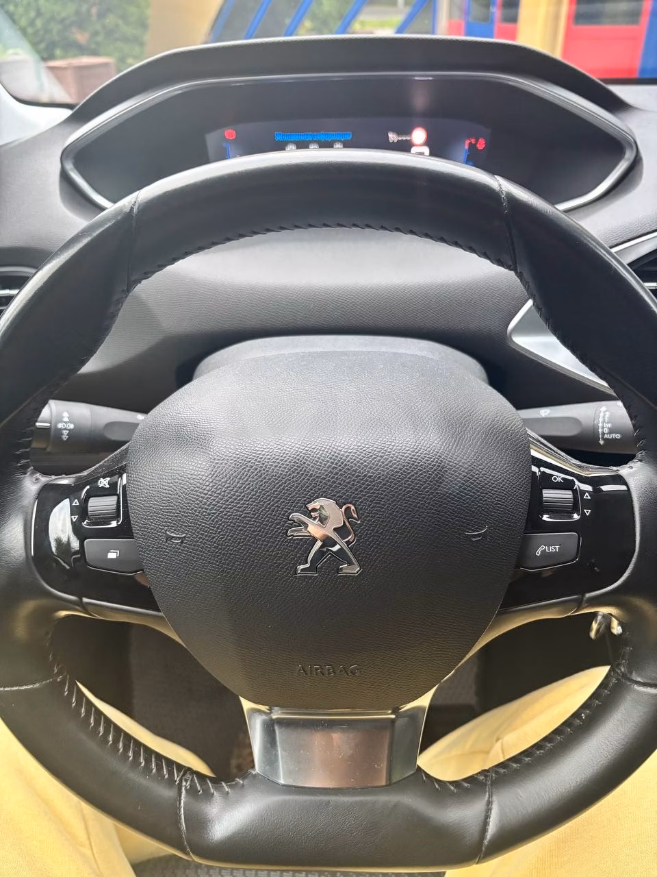 Peugeot 308 фото 12