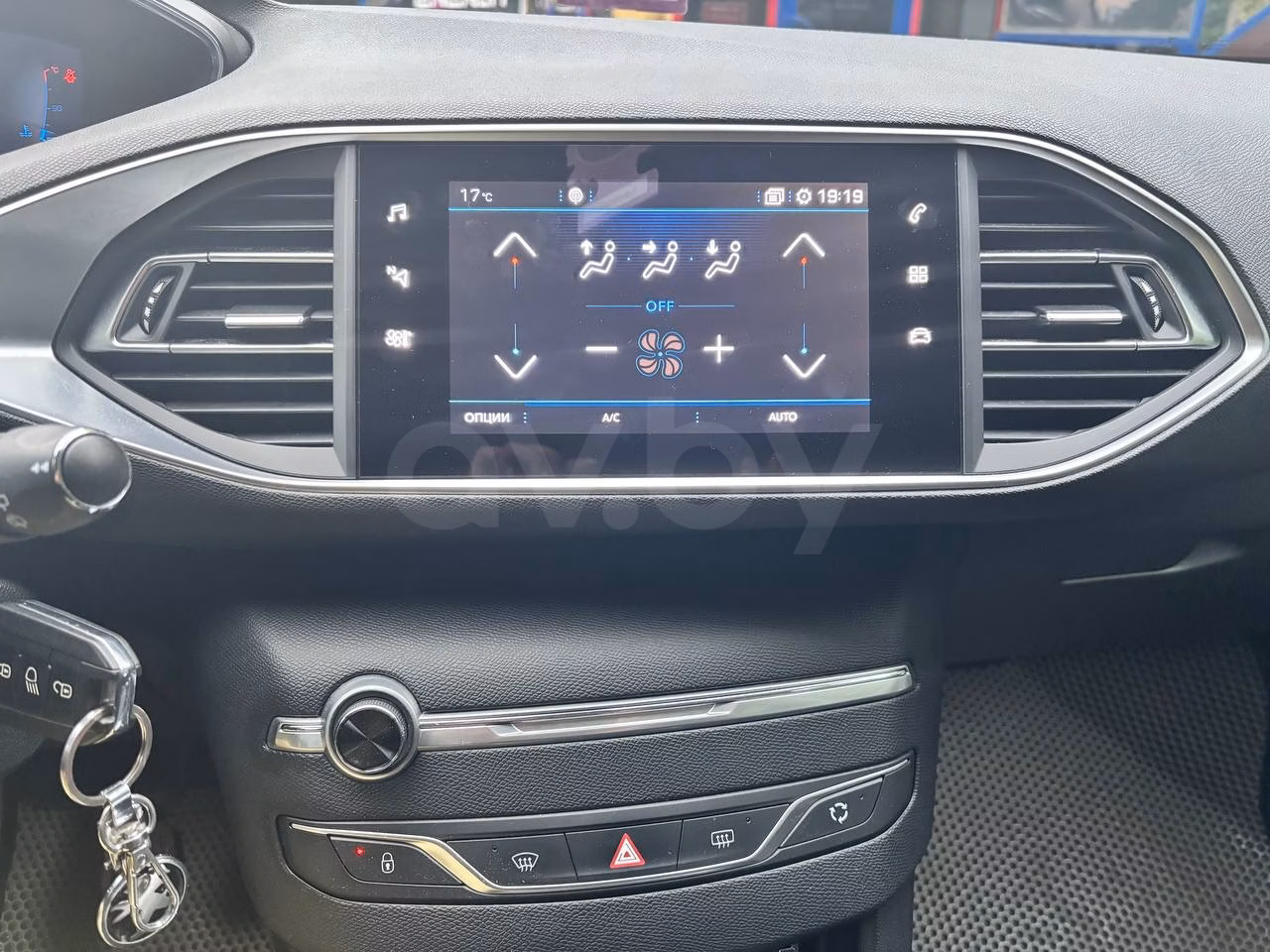 Peugeot 308 фото 11
