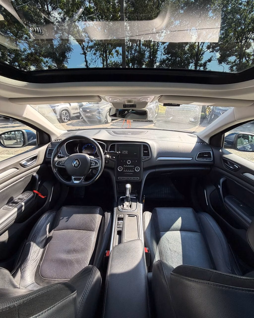 Renault Megane фото 9
