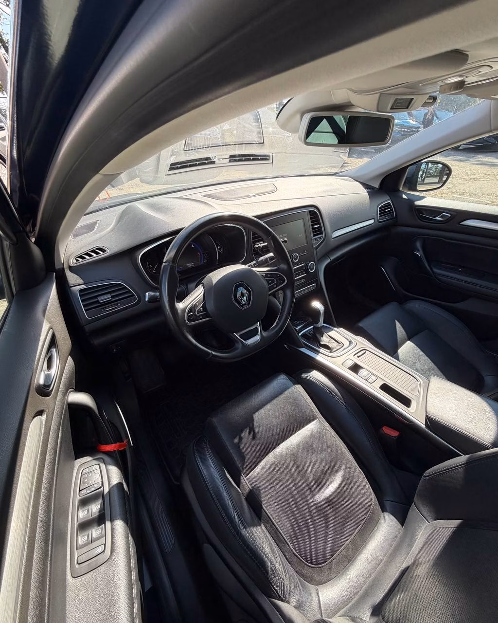 Renault Megane фото 10