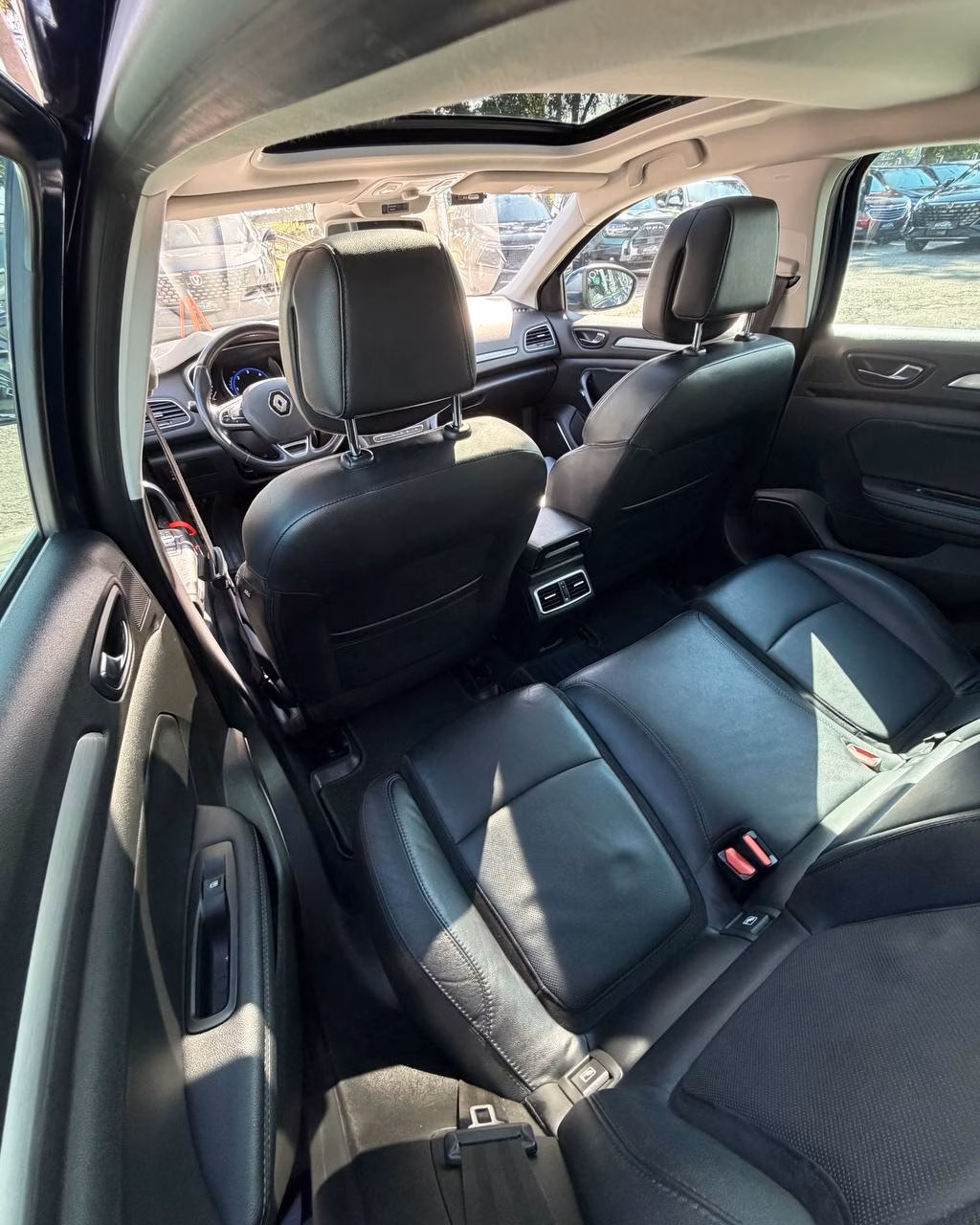Renault Megane фото 11