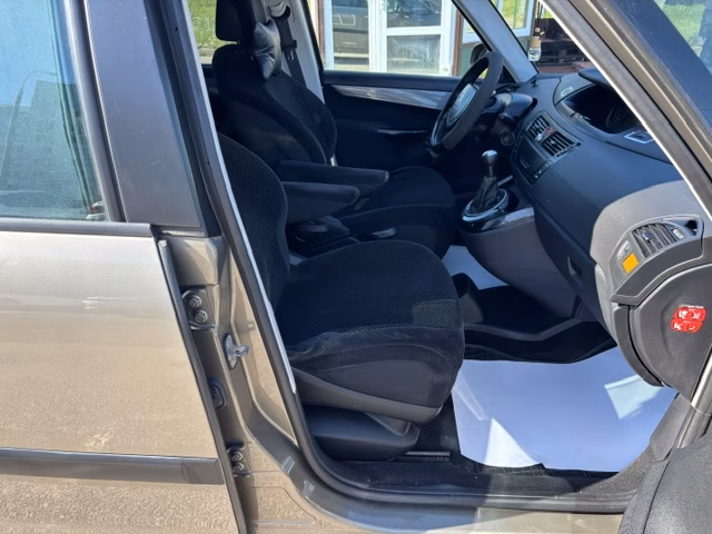 Citroen C4 Grand Picasso фото 15