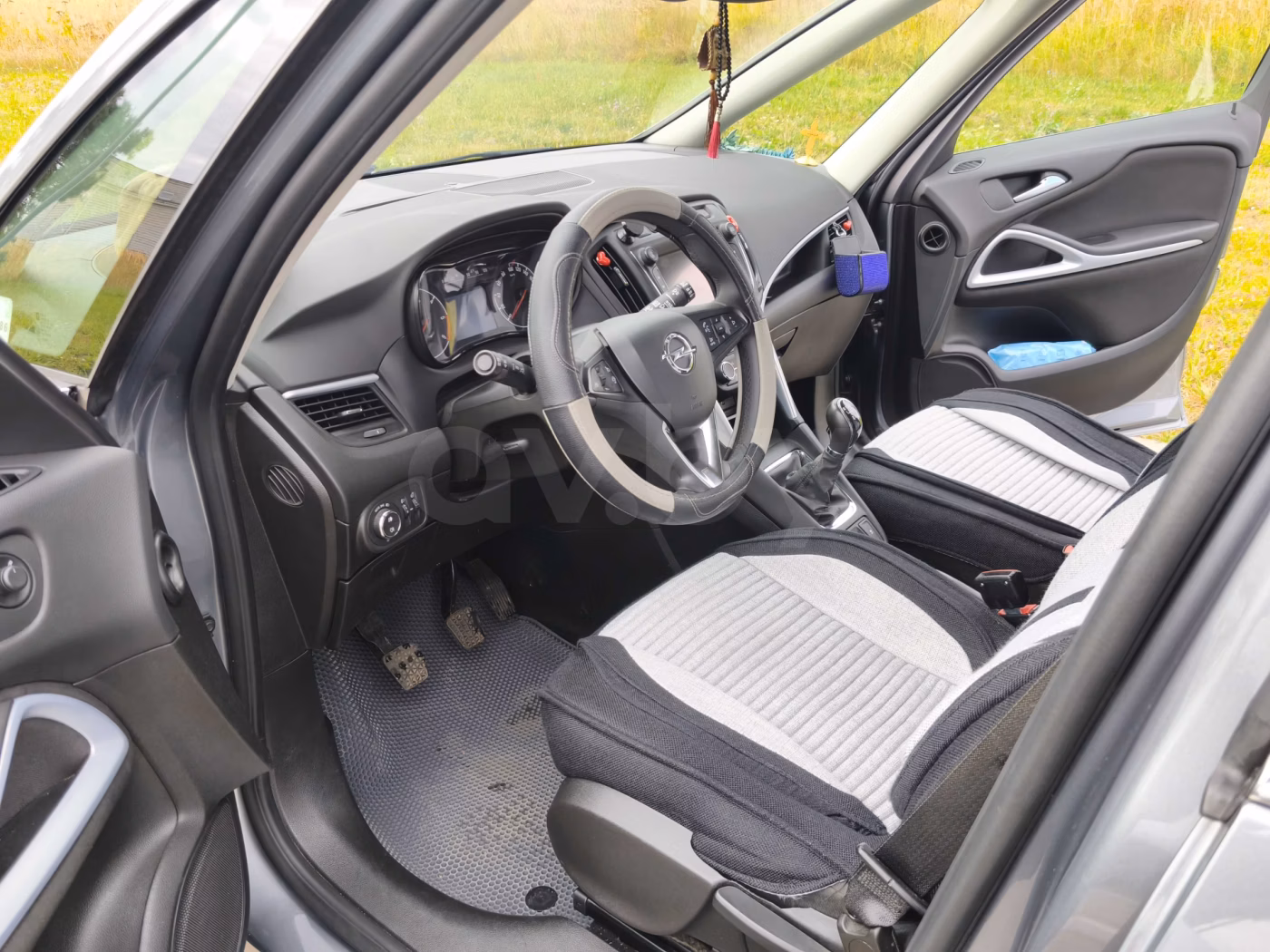 Opel Zafira фото 9