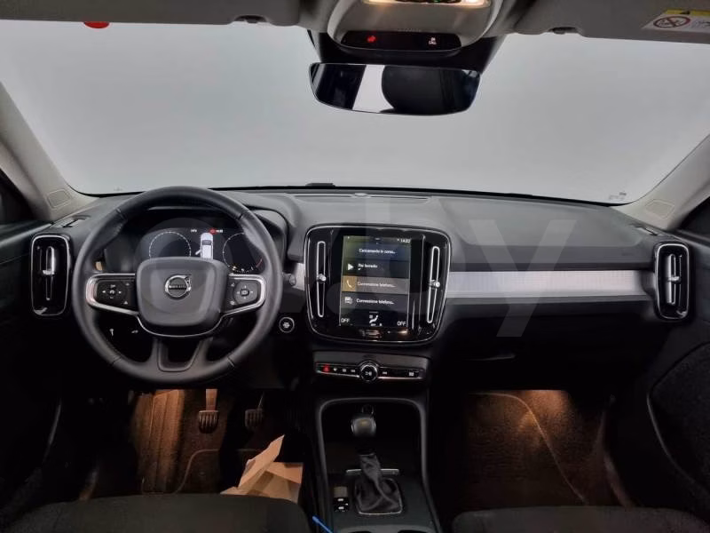 Volvo XC40 фото 5