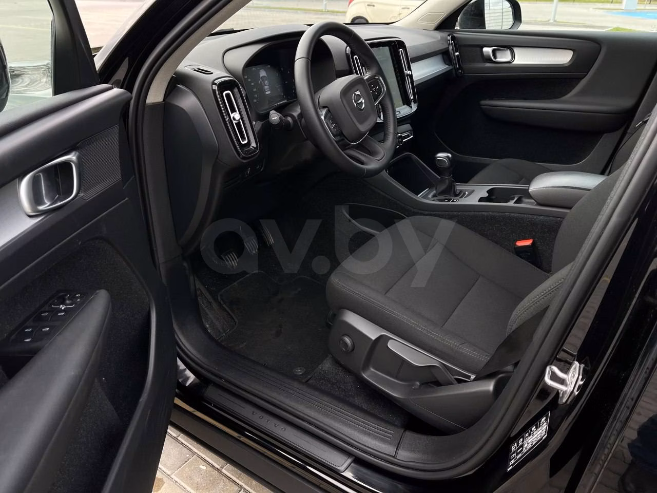Volvo XC40 фото 3