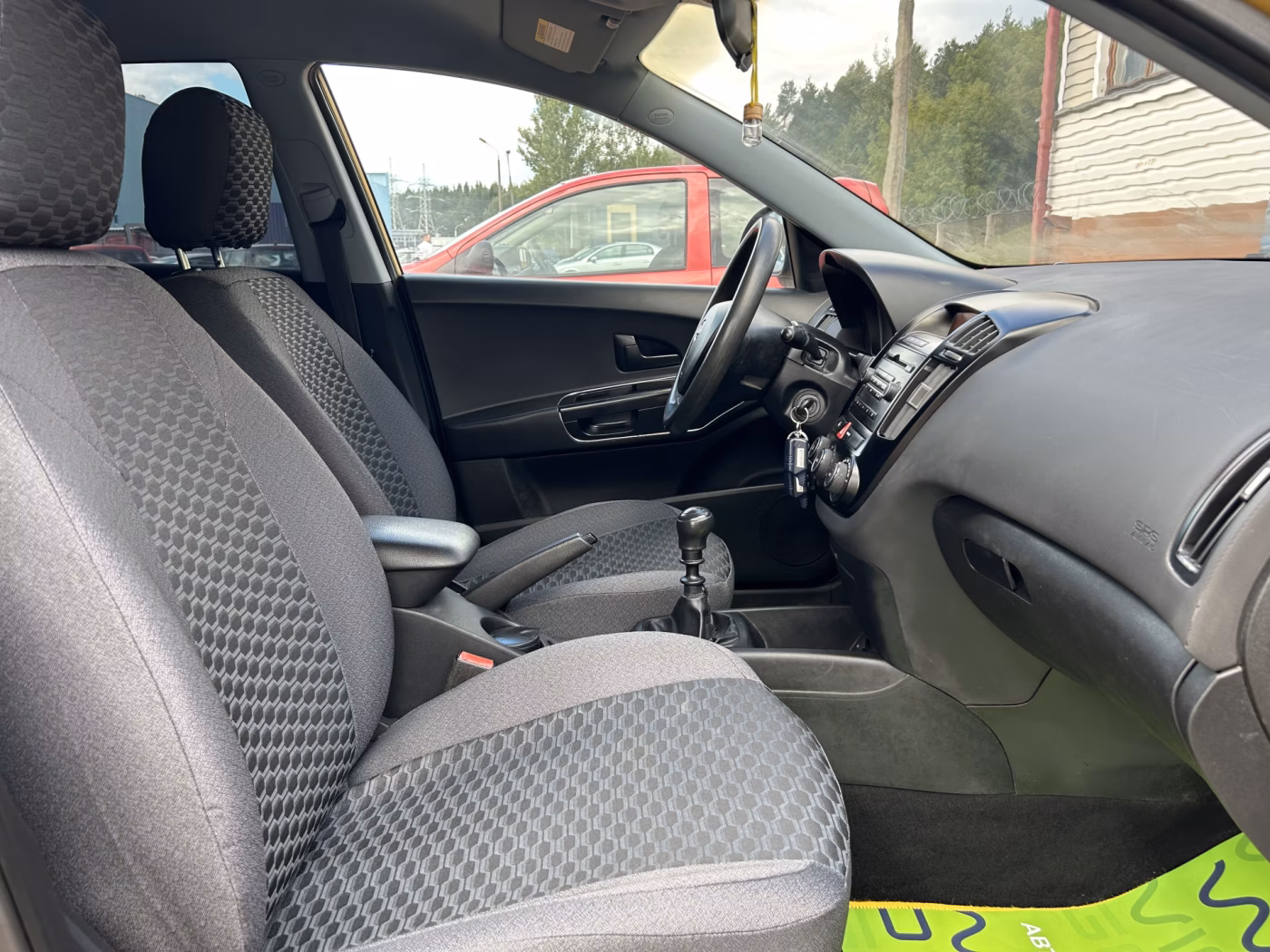 Kia Cee'd фото 13