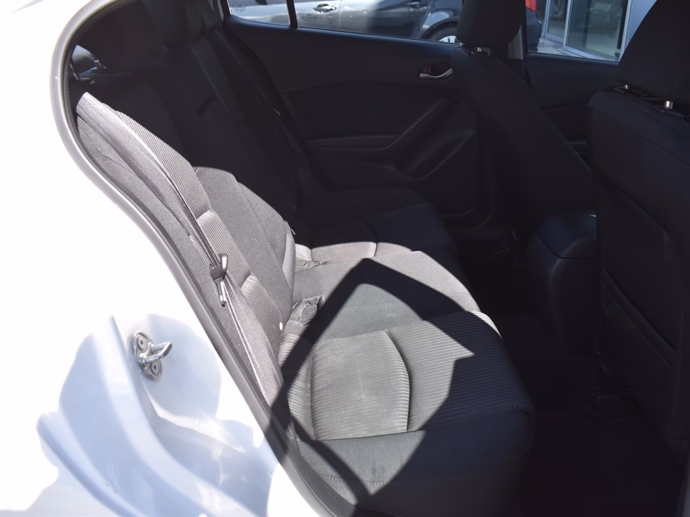 Mazda 3 фото 11