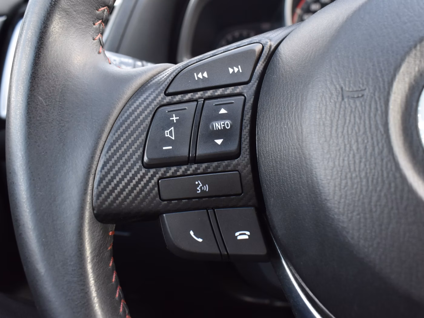 Mazda 3 фото 15