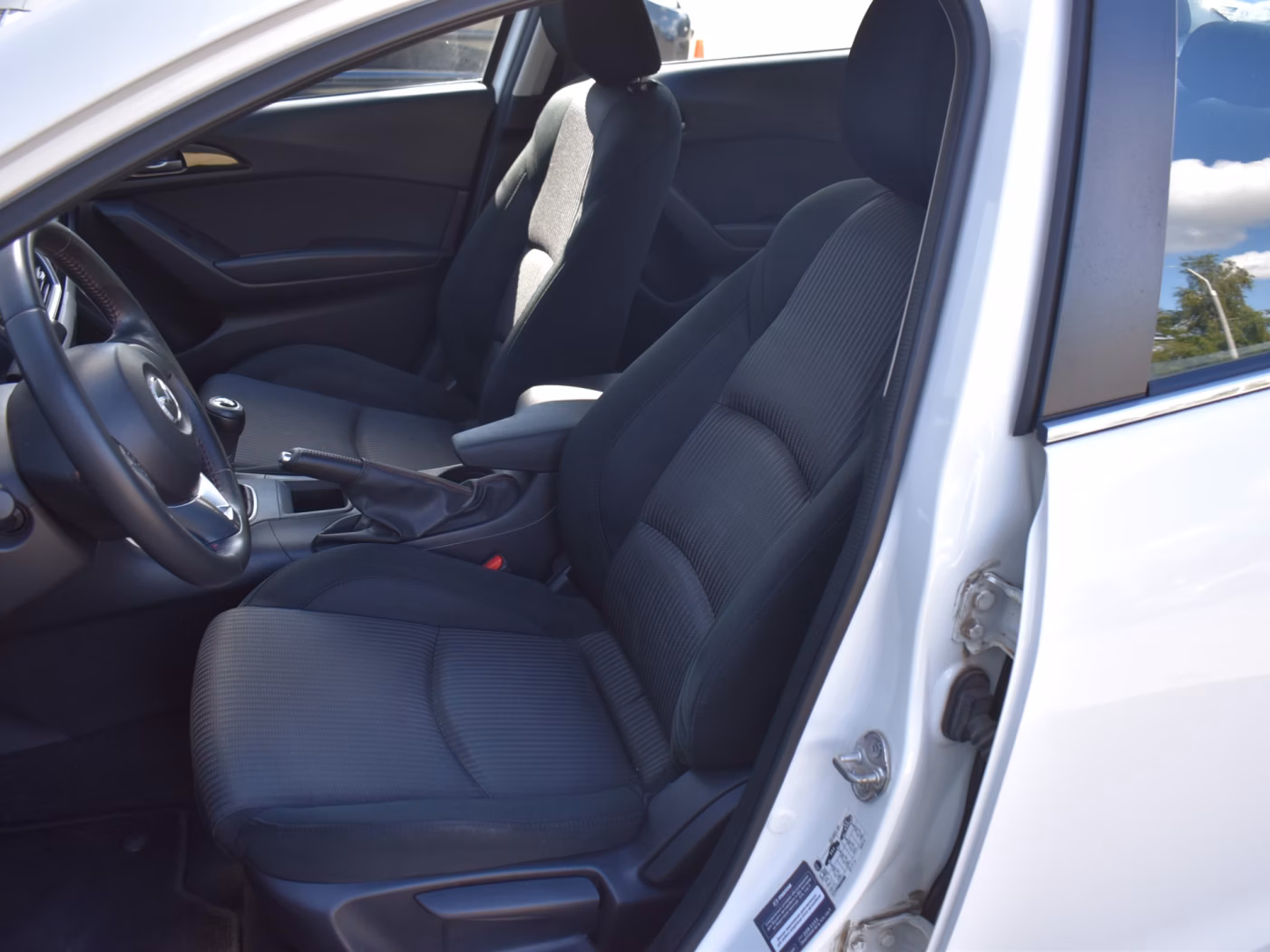 Mazda 3 фото 9