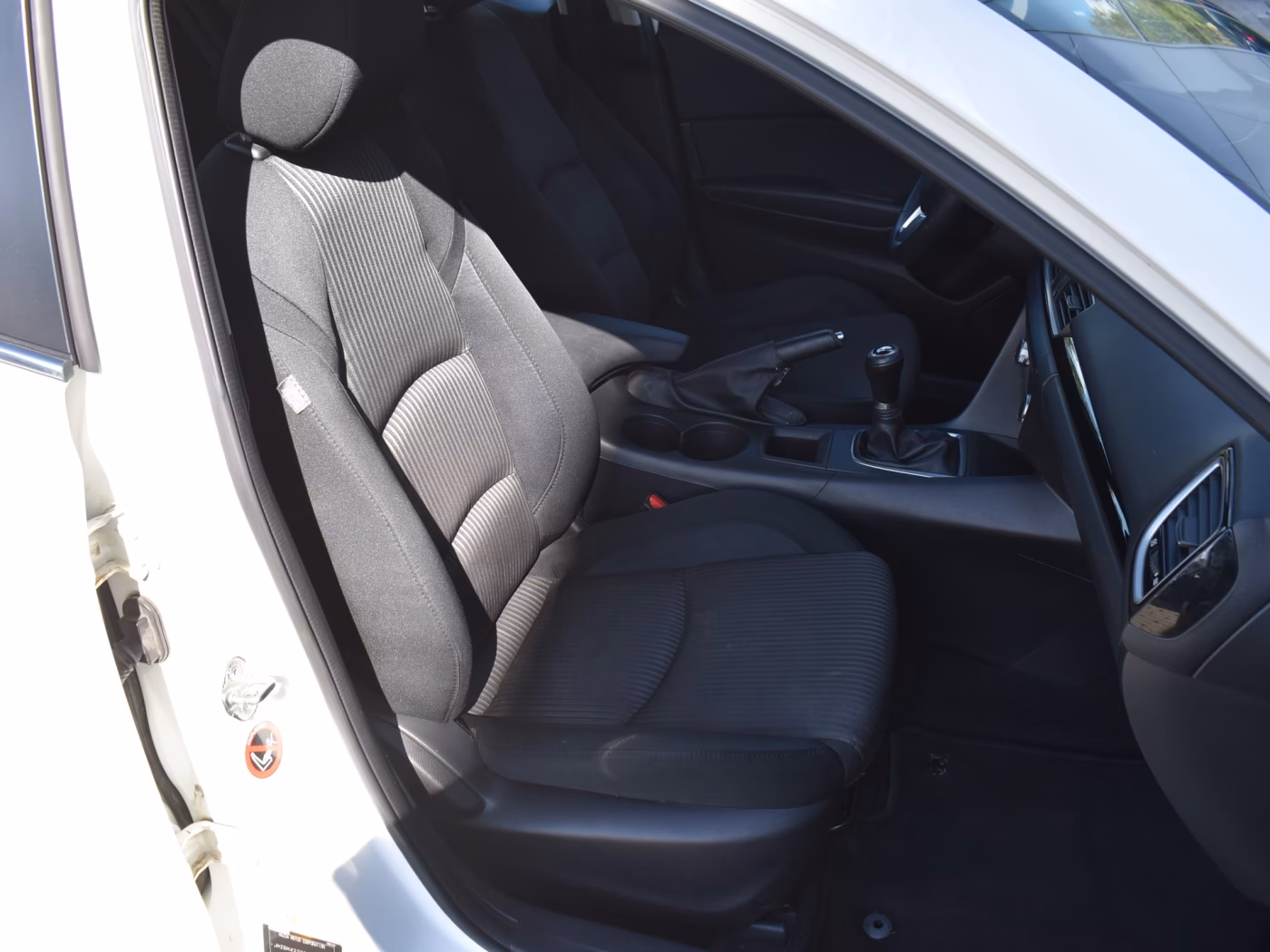 Mazda 3 фото 12