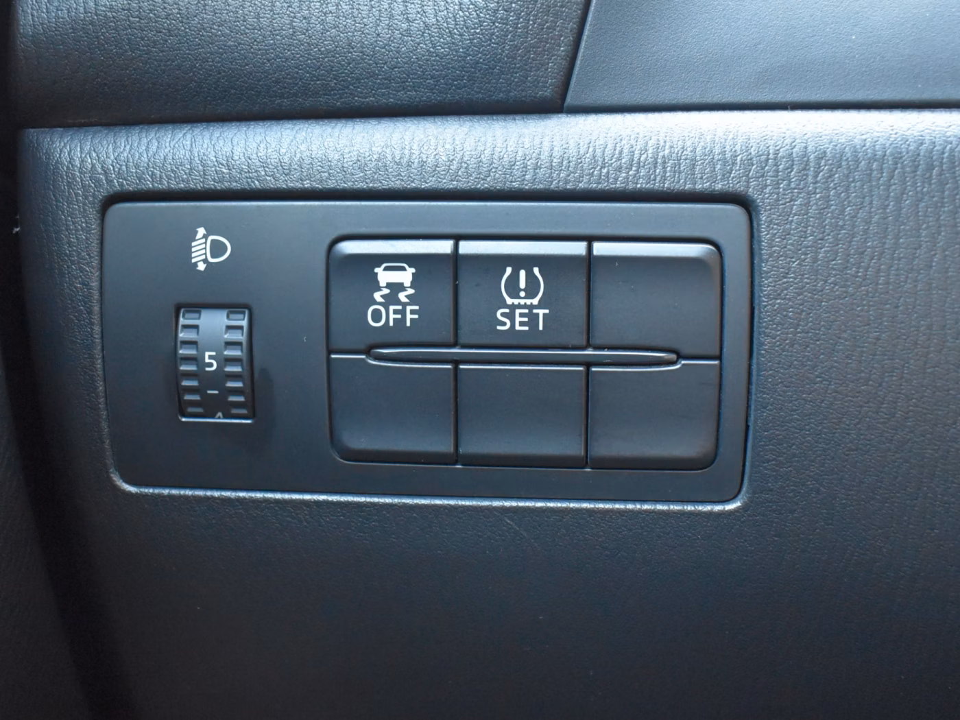 Mazda 3 фото 16