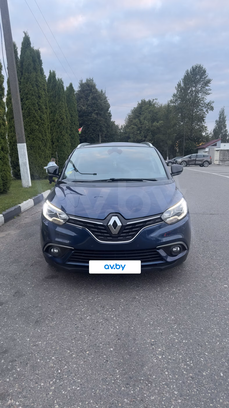 Renault Grand Scenic фото 9