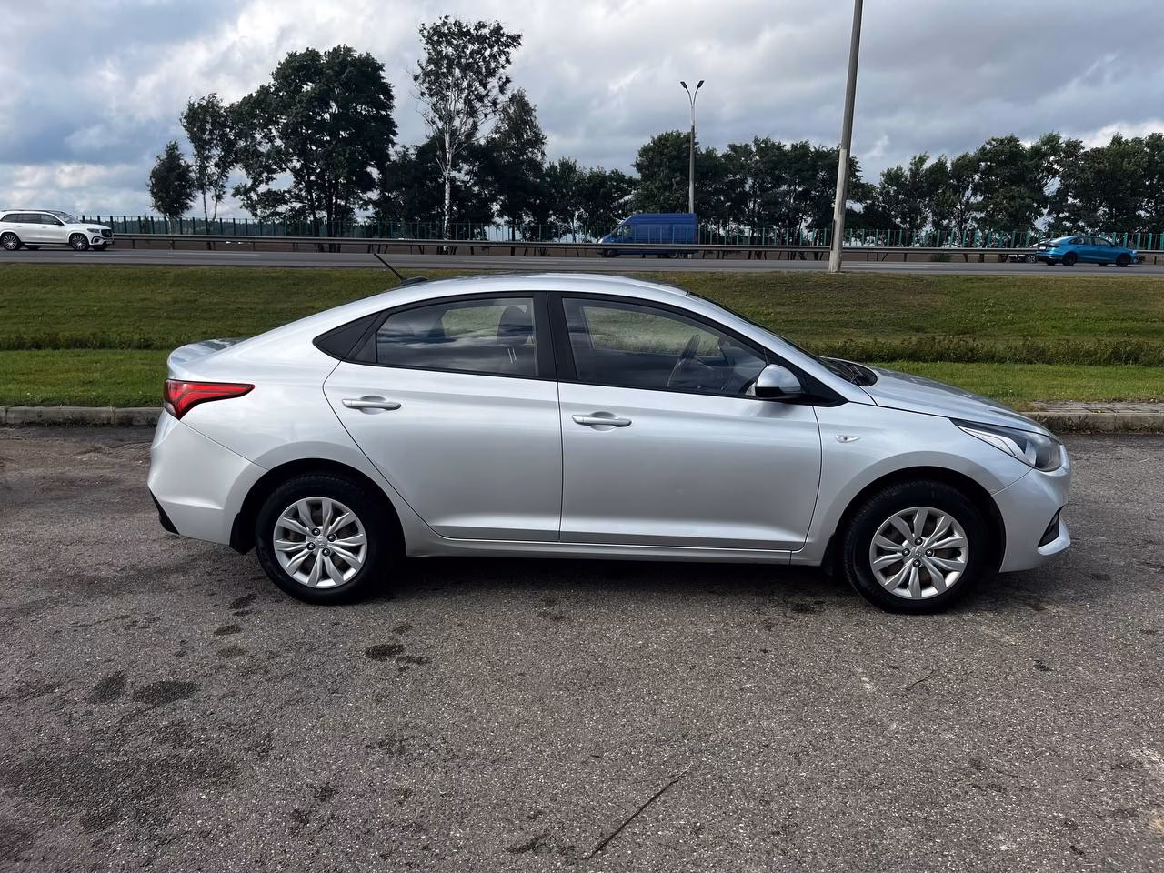 Hyundai Accent фото 2