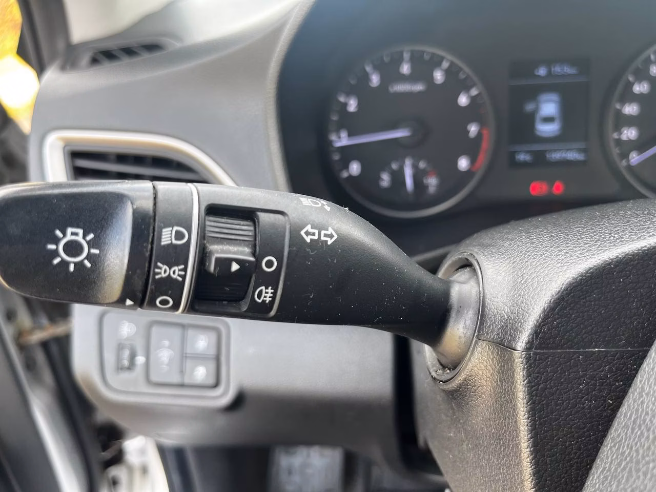 Hyundai Accent фото 17