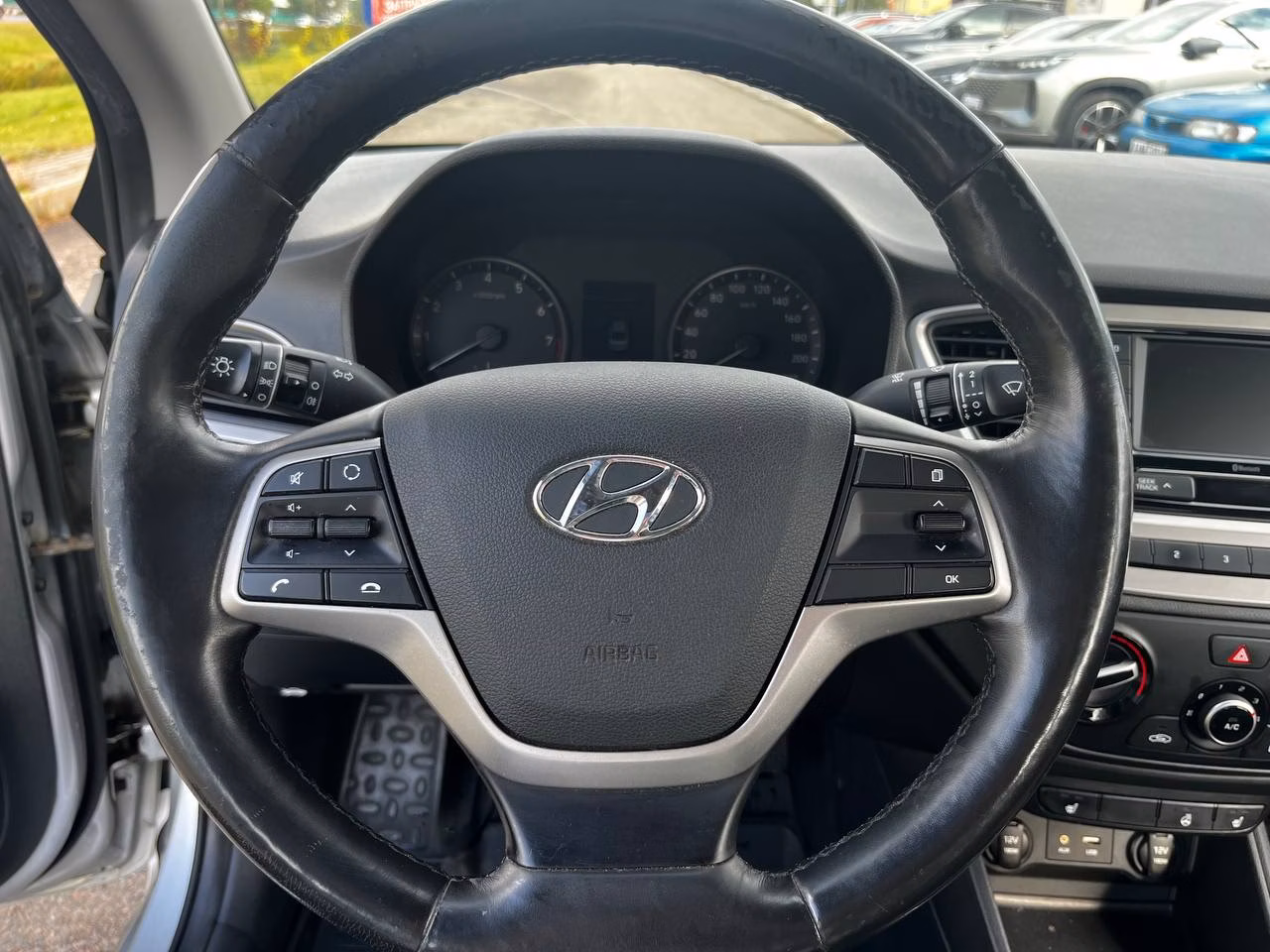 Hyundai Accent фото 10