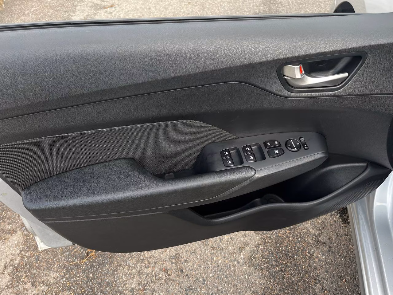 Hyundai Accent фото 8