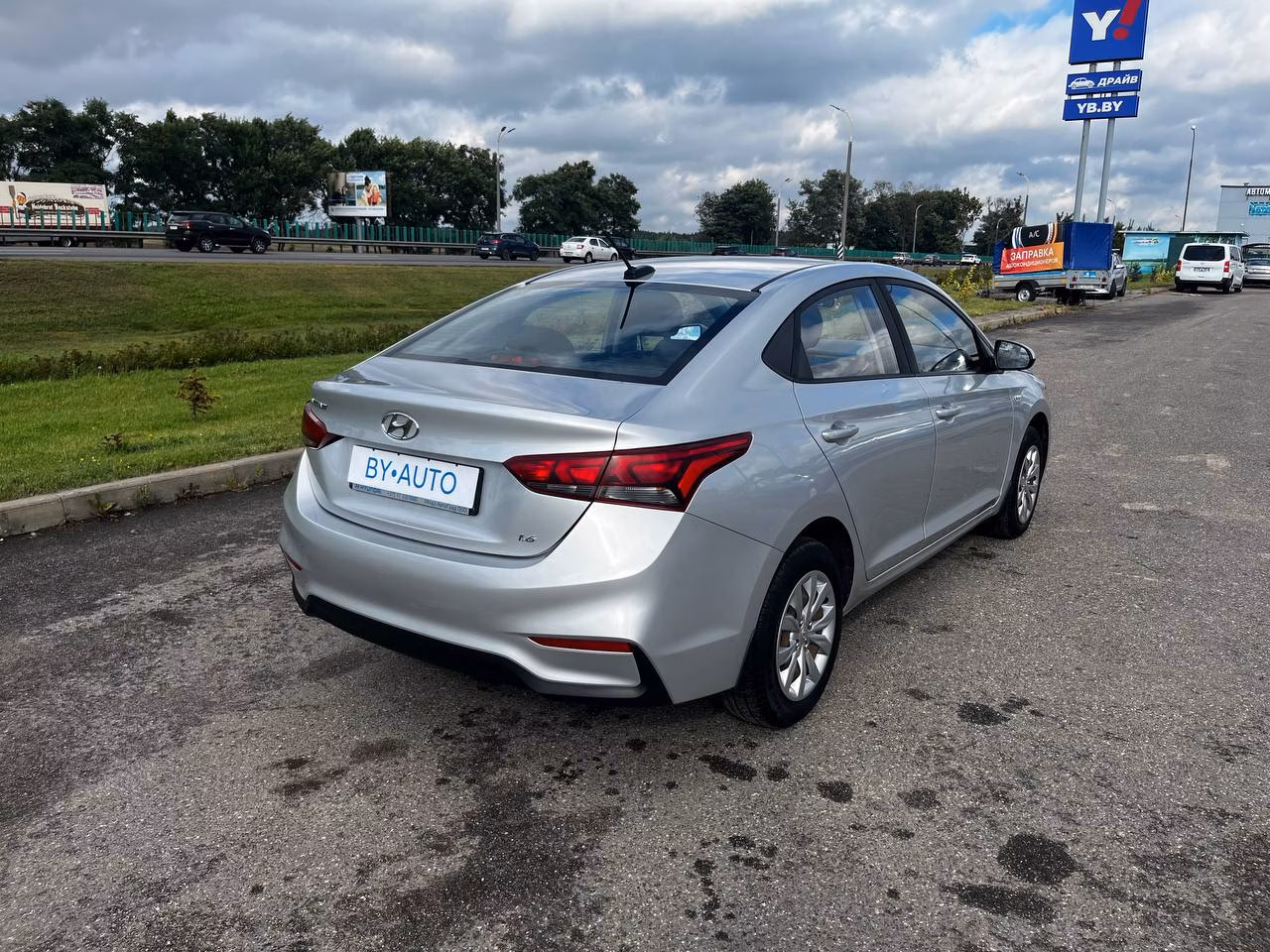 Hyundai Accent фото 3