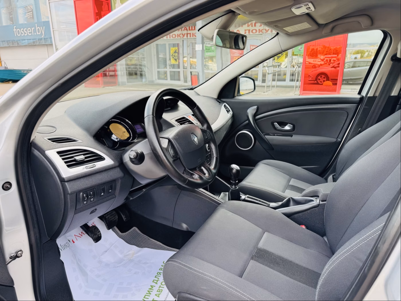 Renault Megane фото 5