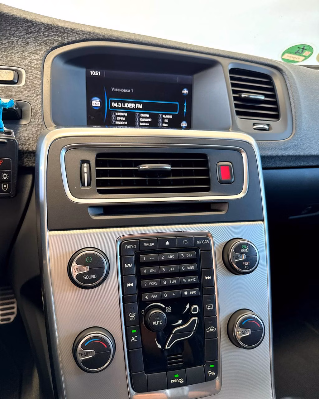 Volvo V60 фото 11