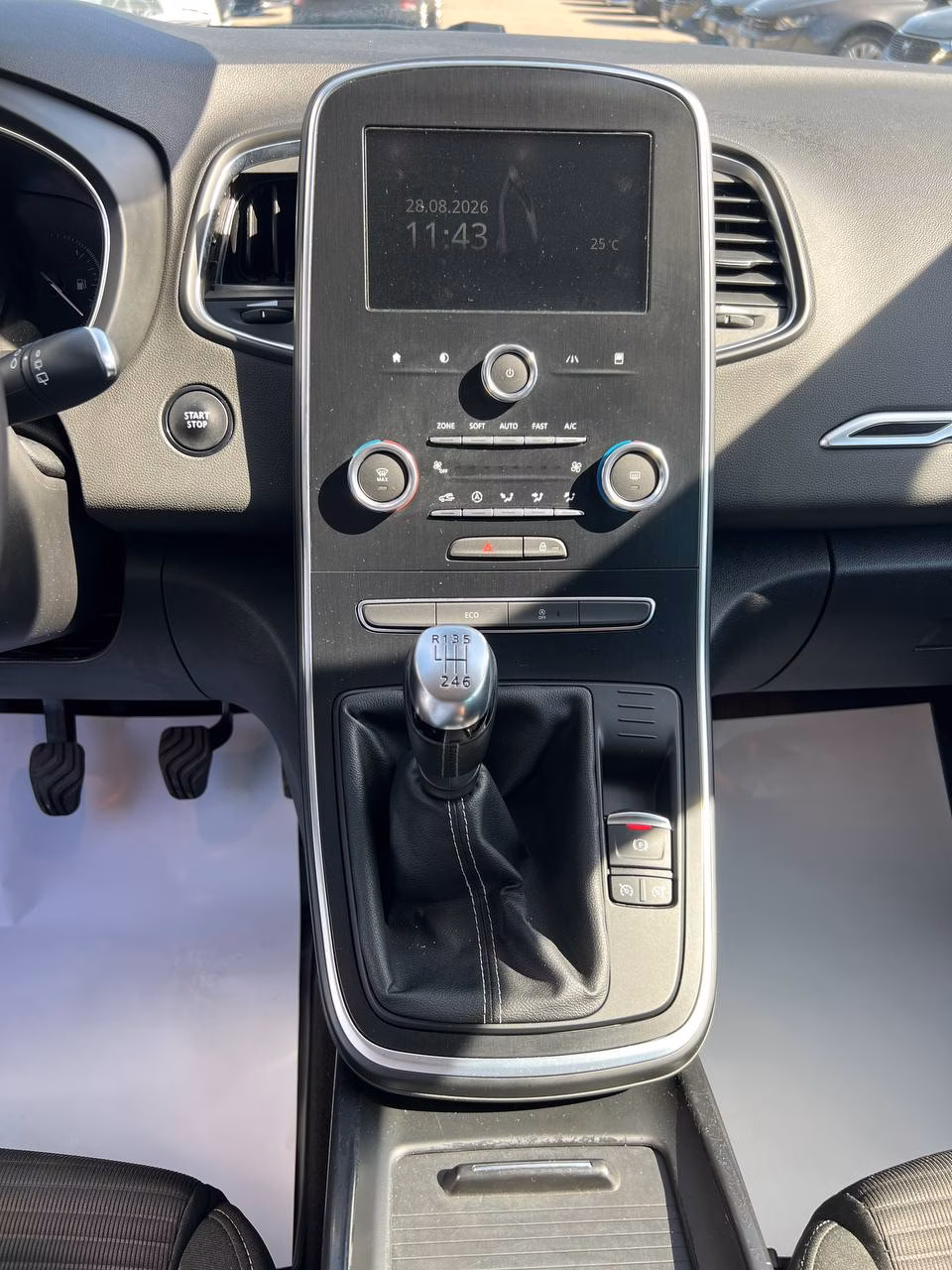 Renault Scenic фото 12
