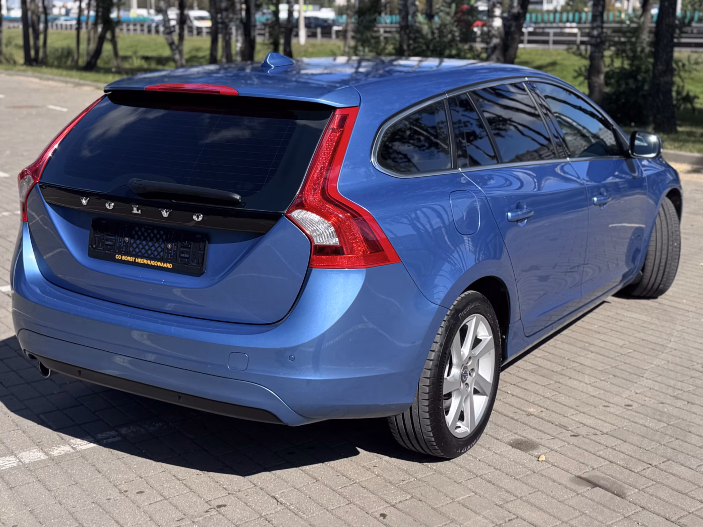 Volvo V60 фото 4