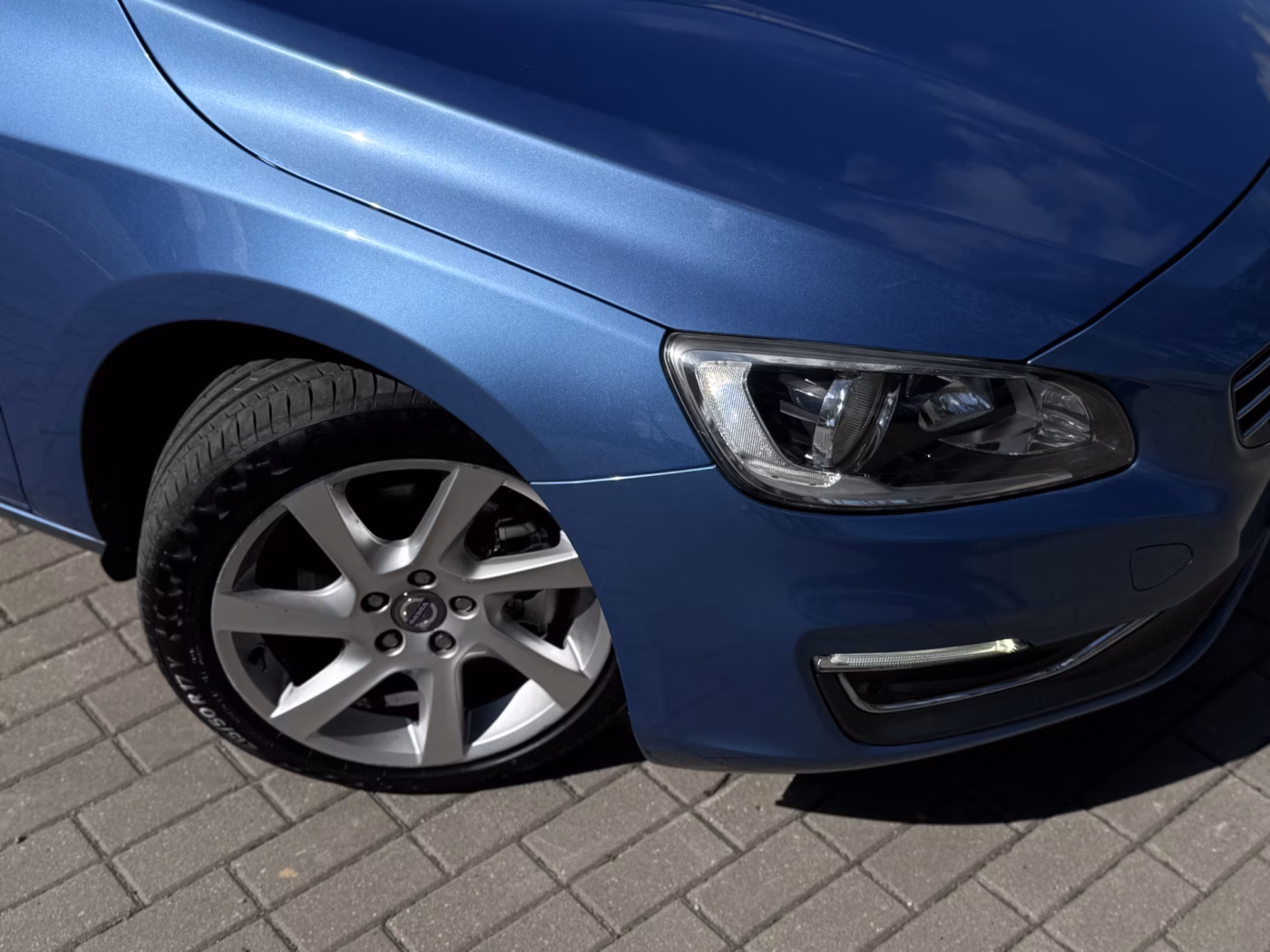 Volvo V60 фото 3