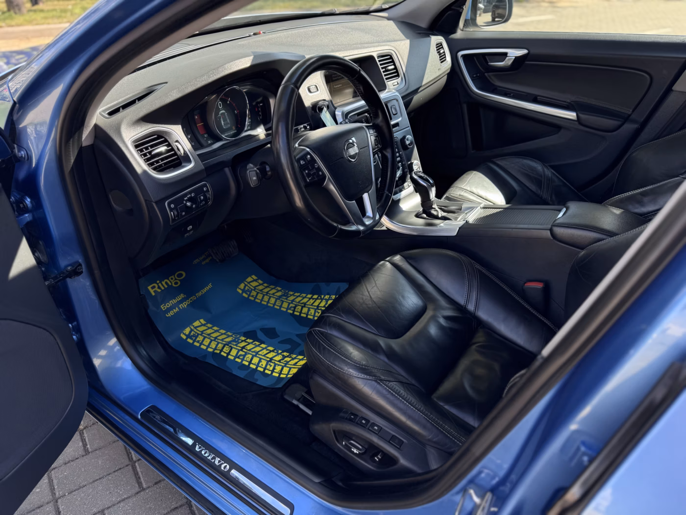 Volvo V60 фото 10