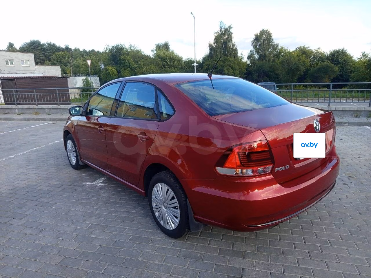 Volkswagen Polo Sedan фото 4