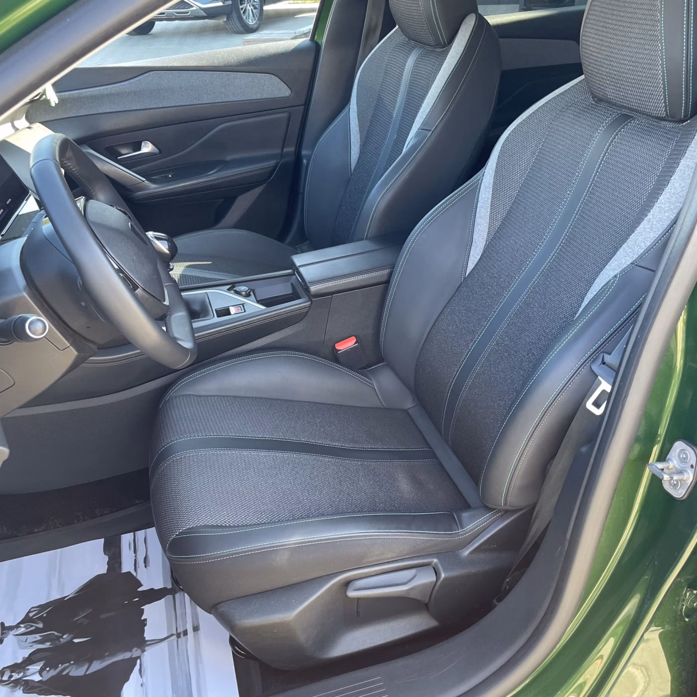 Peugeot 308 фото 11