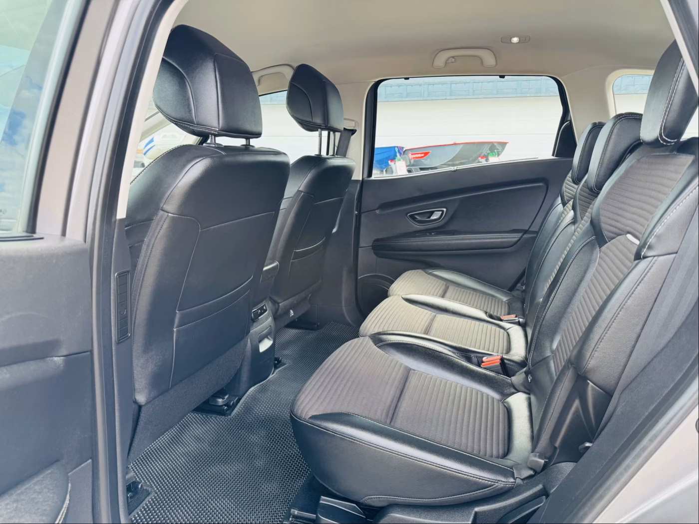 Renault Grand Scenic фото 6