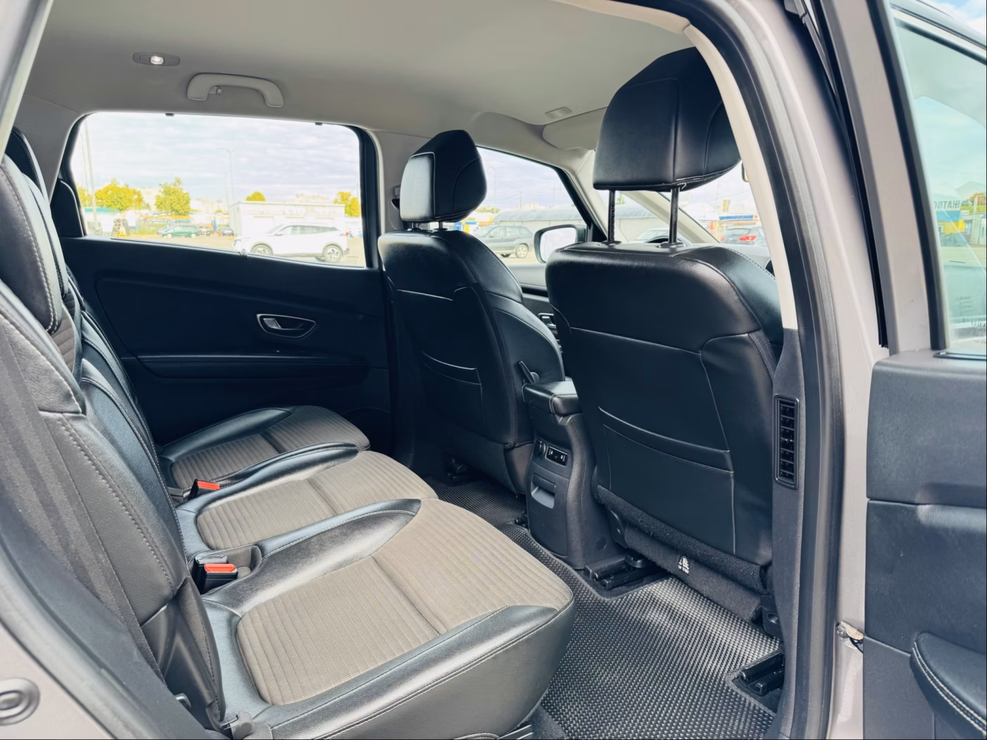 Renault Grand Scenic фото 7