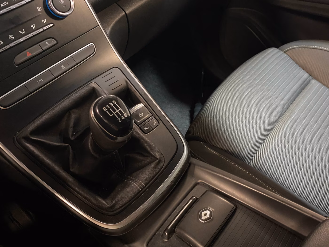 Renault Scenic фото 10