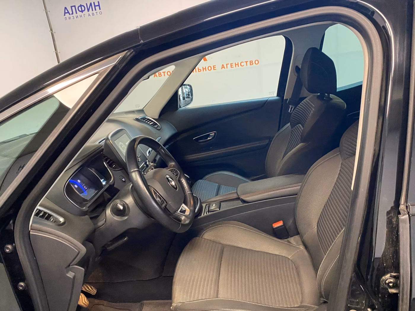 Renault Scenic фото 5