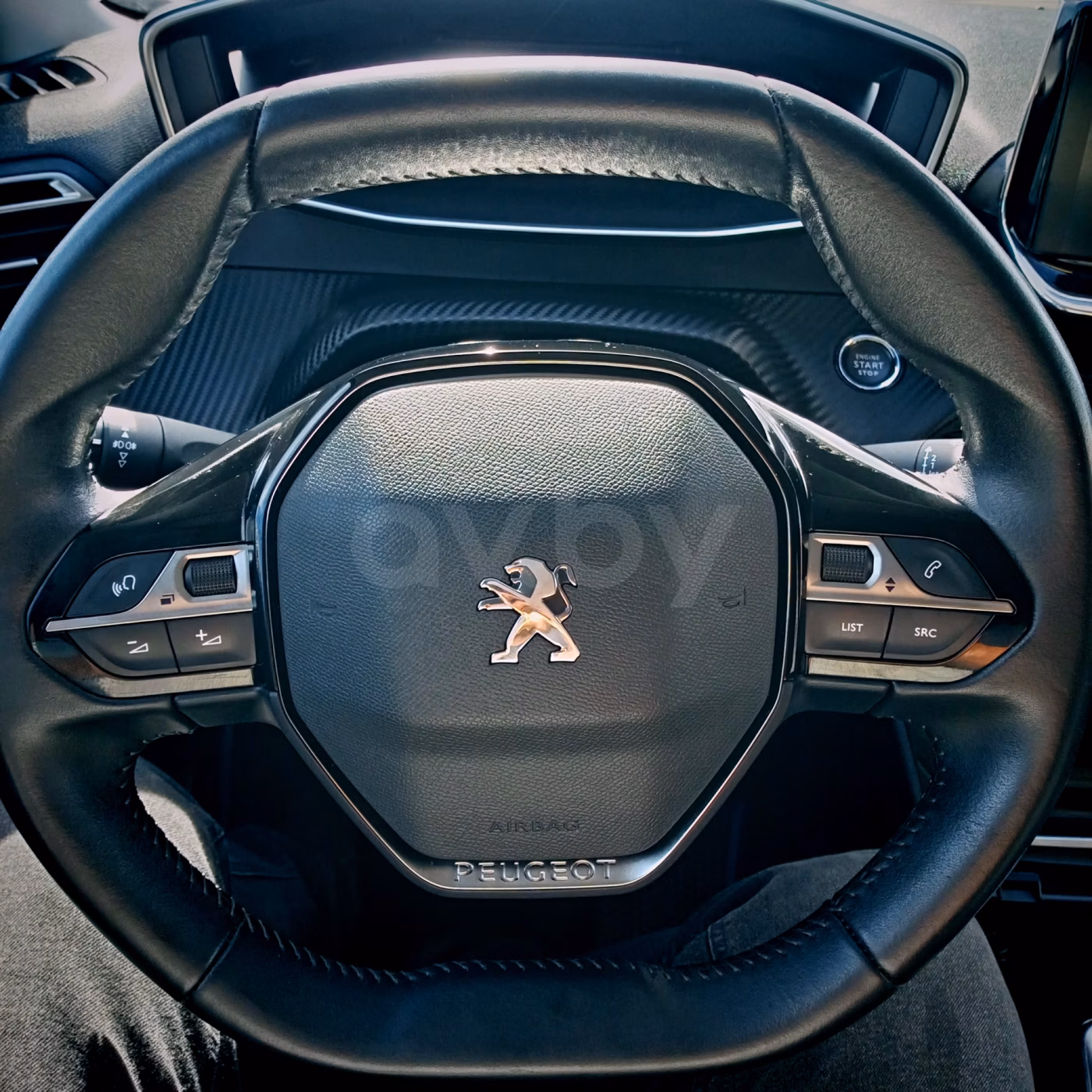 Peugeot 2008 фото 13
