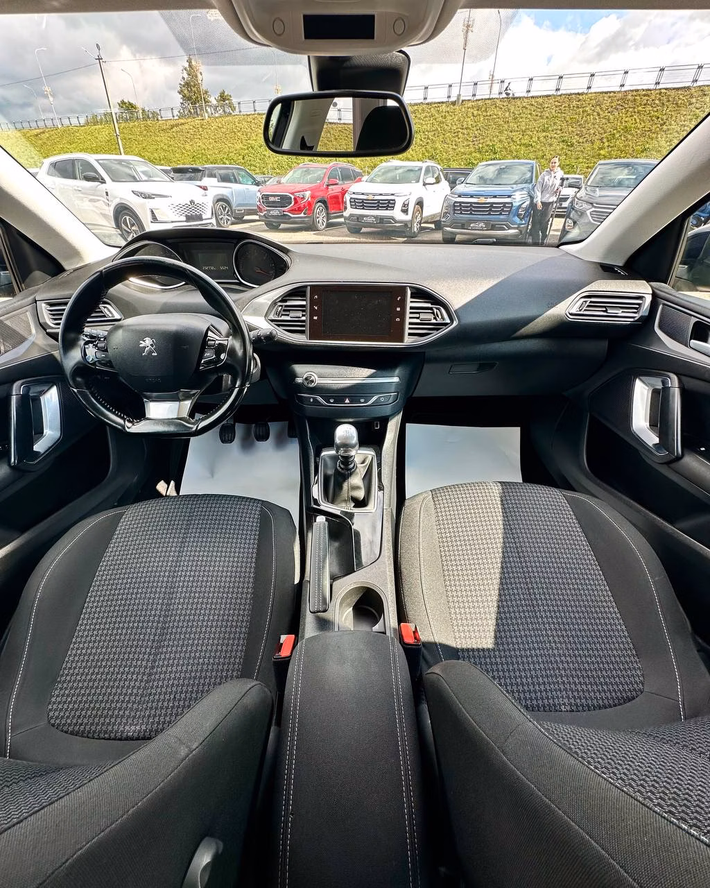Peugeot 308 фото 9