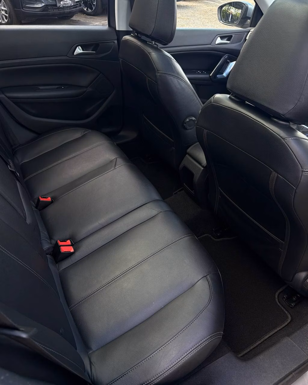 Peugeot 308 фото 14