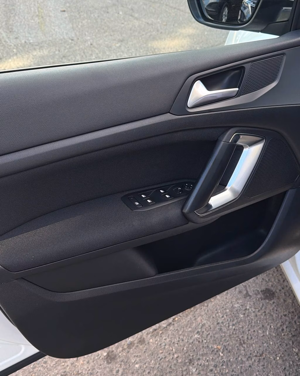 Peugeot 308 фото 9