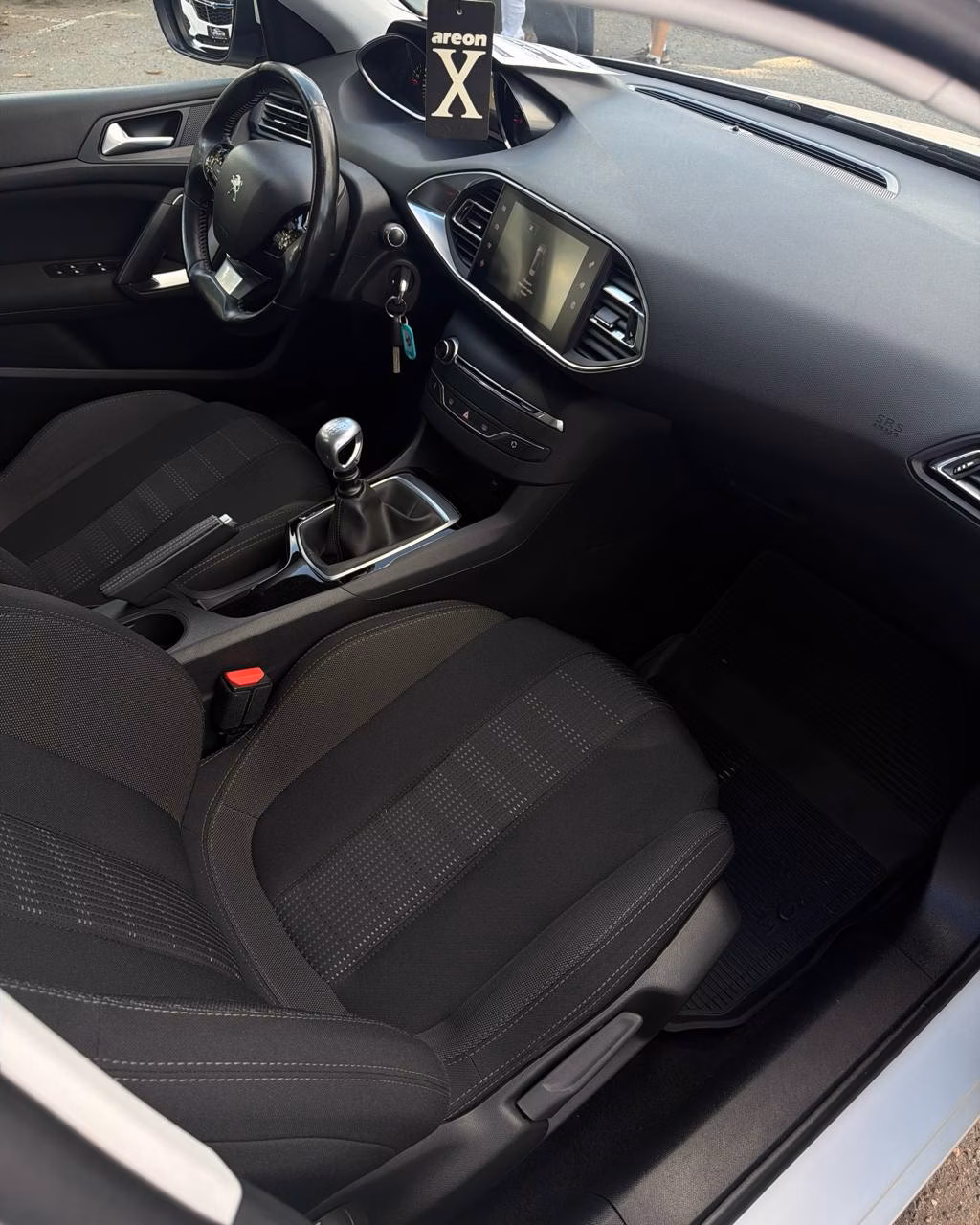 Peugeot 308 фото 13