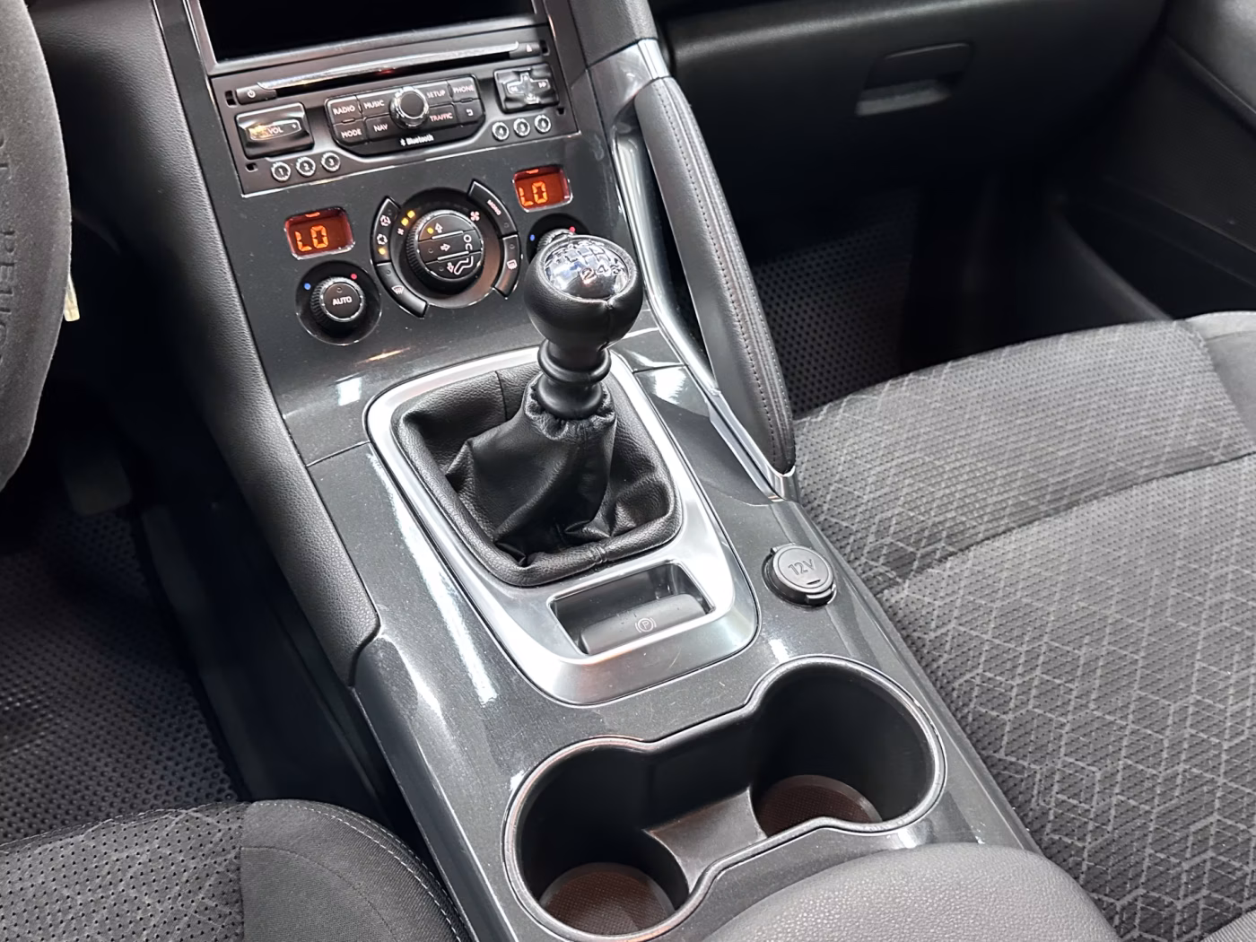 Peugeot 3008 фото 15