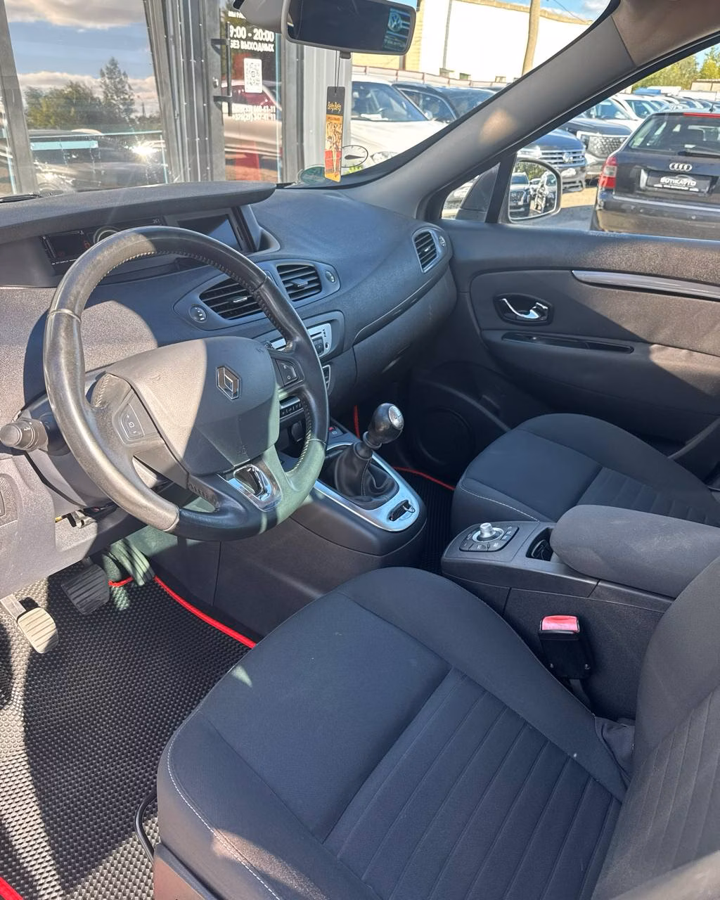 Renault Scenic фото 8
