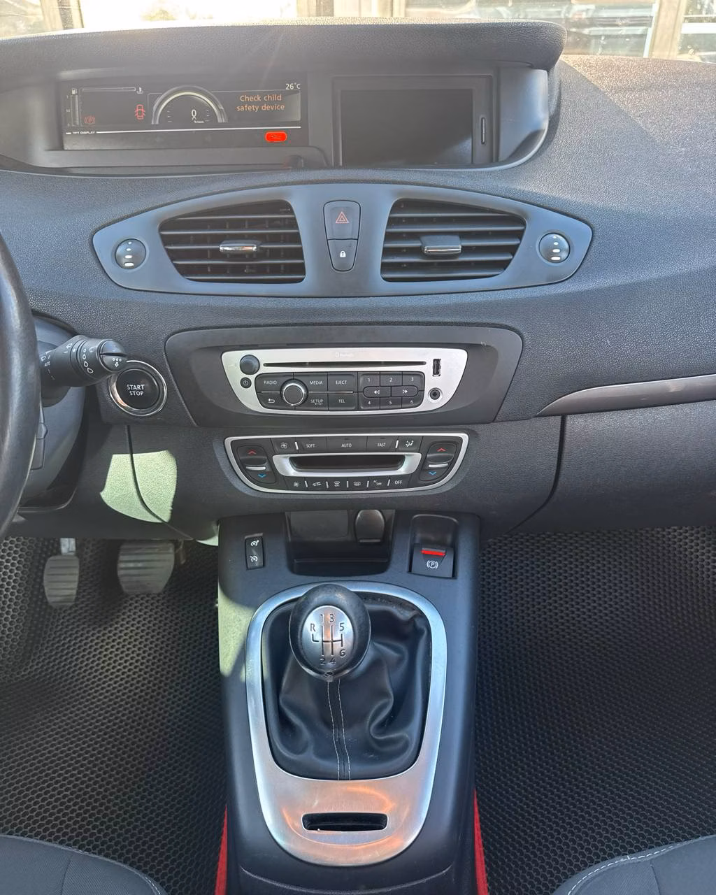 Renault Scenic фото 18