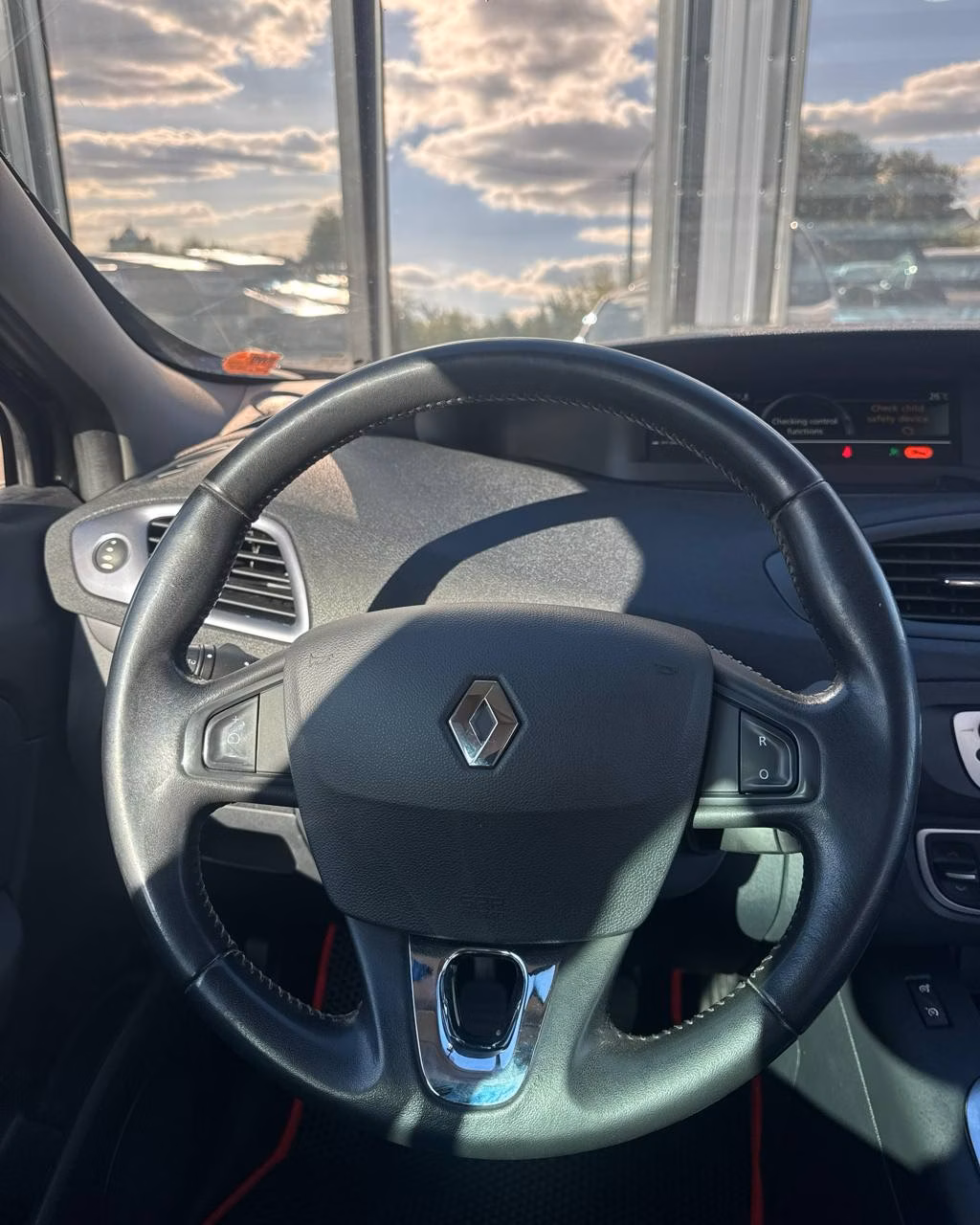 Renault Scenic фото 19
