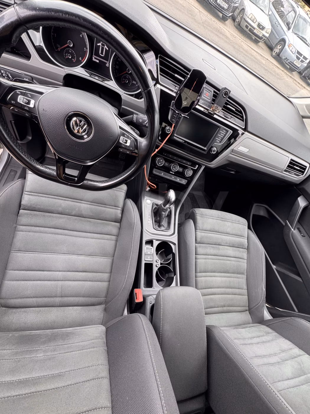 Volkswagen Touran фото 8