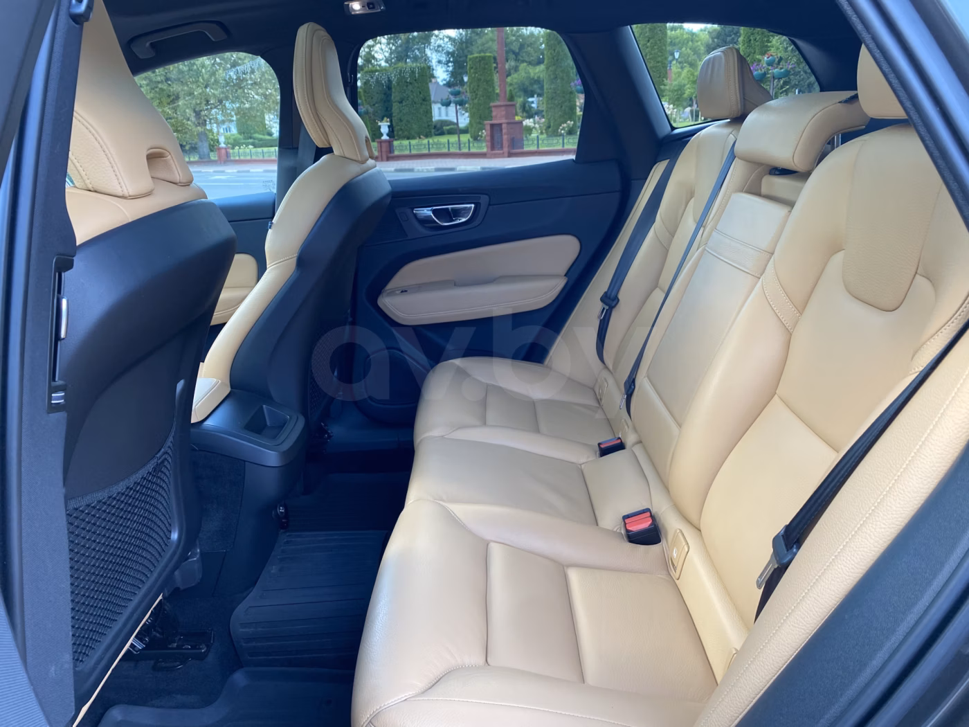Volvo XC60 фото 11