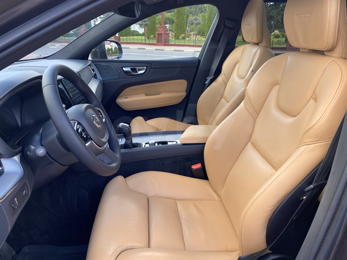 Volvo XC60 фото 9
